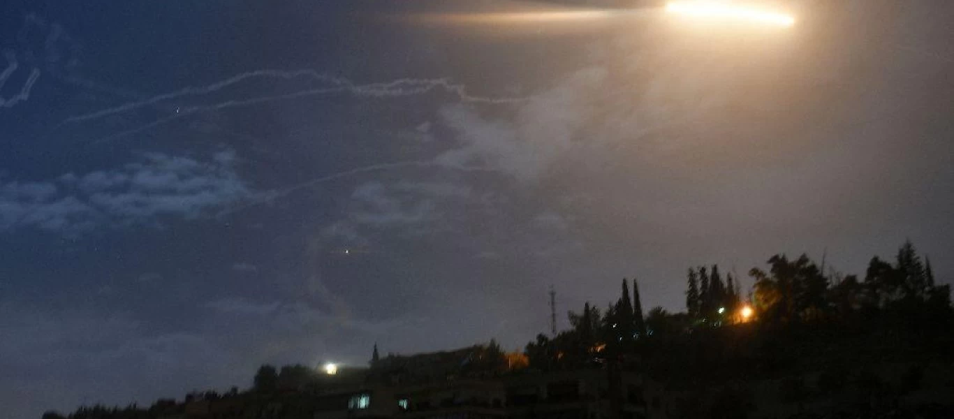 Η συριακή αντιαεροπορική άμυνα απέκρουσε ισραηλινή επίθεση στην Δαμασκό (βίντεο)